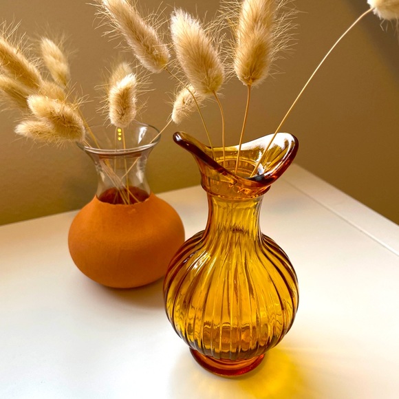 Vintage Avon Small Amber Vase - Picture 4 of 5